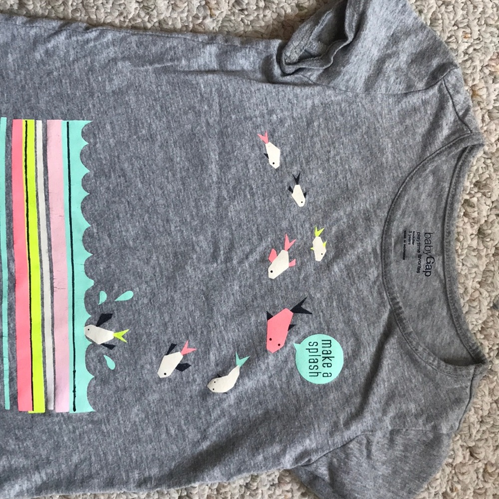 Gap T-shirt